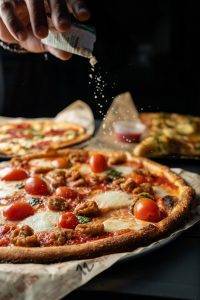 Rome’s classic cuisine: pizza for student travelers